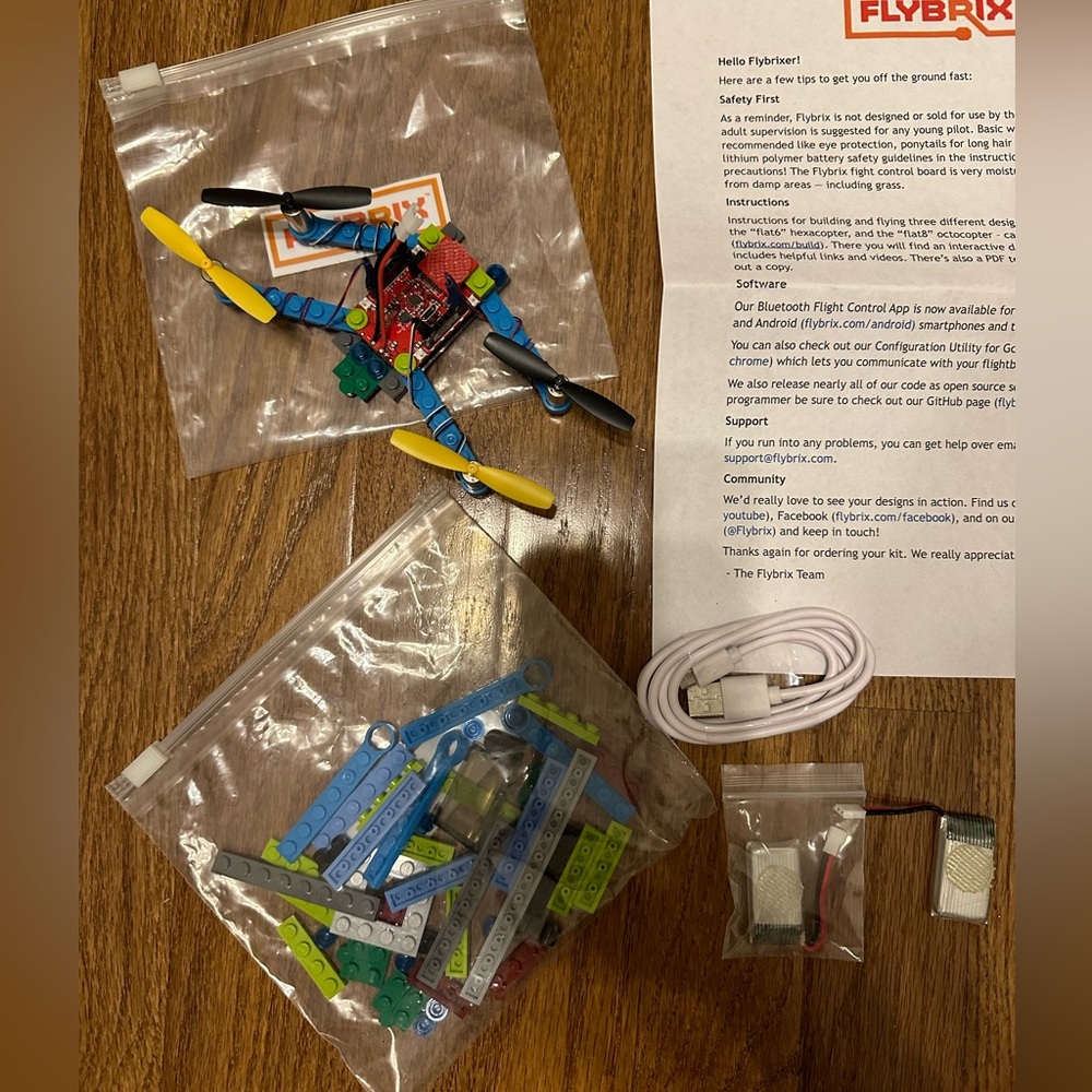 FLYBRIX drone set - Picture 2 of 4